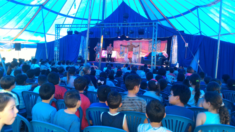 Estudantes da Rede Municipal assistem espetáculo no Teatro Serelepe